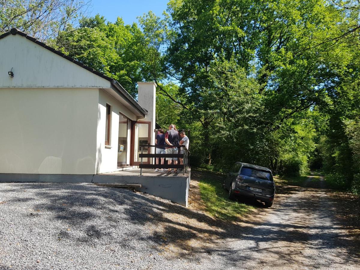 Mooie Bungalow In De Prachtige Natuur Hastiere-par-dela Luaran gambar